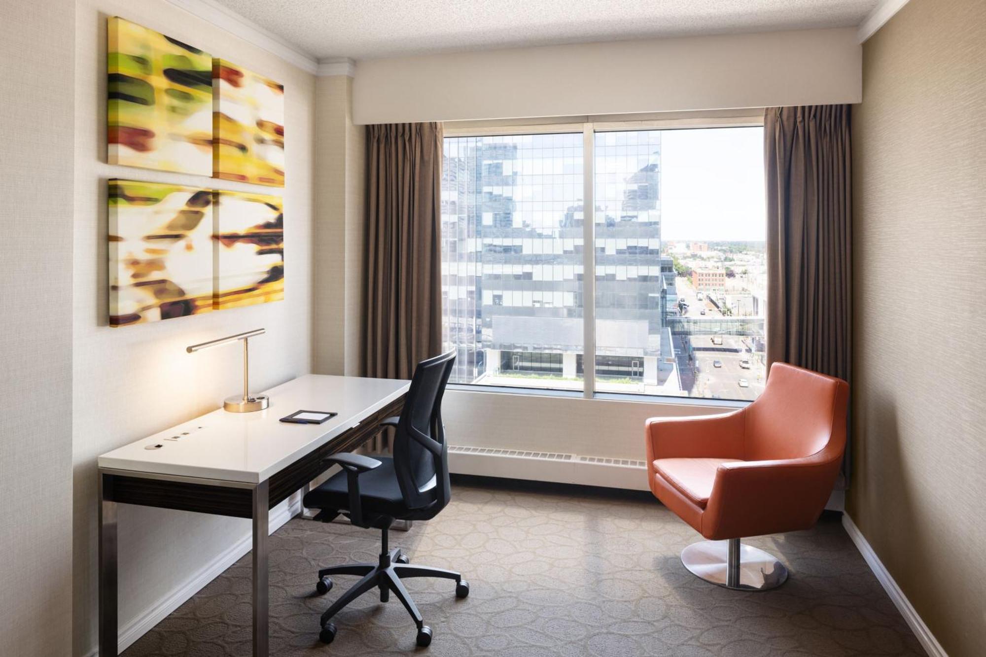 Delta Hotels By Marriott Edmonton Centre Suites Exterior foto